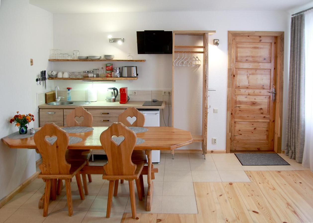 Emilie'S Apartments لييبايا المظهر الخارجي الصورة